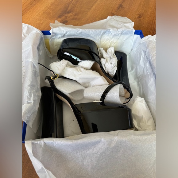 STUART WEITZMAN
New-Like Skyhigh patent-leather platform pumps - Picture 13 of 14